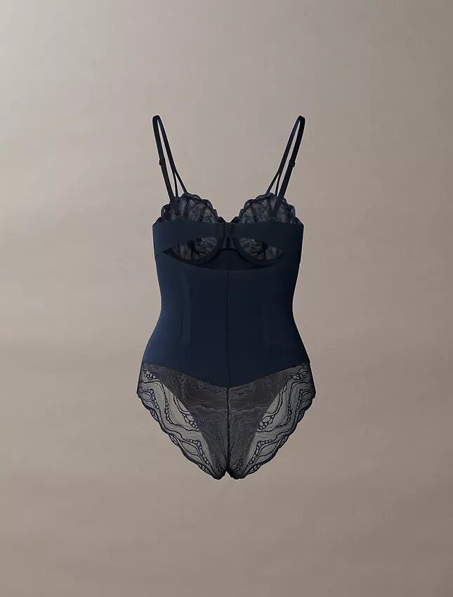 Sensuell bodysuit i stretchspets Sensuell bodysuit i stretchspets