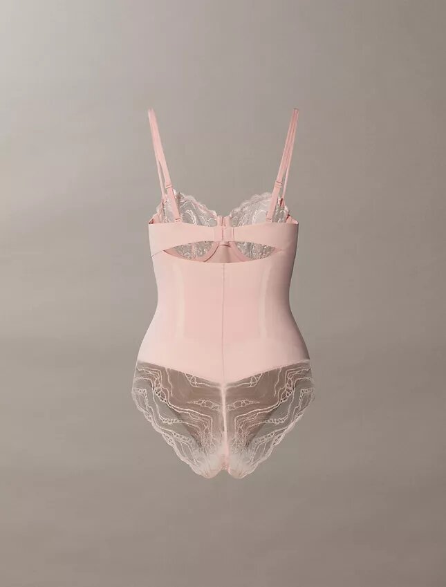 Sensuell bodysuit i stretchspets Sensuell bodysuit i stretchspets