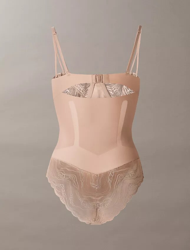 Sensuell bodysuit i stretchspets Sensuell bodysuit i stretchspets