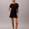 Set med T-shirt och shorts i viskos-bomullsblandning Set med T-shirt och shorts i viskos-bomullsblandning