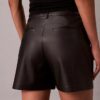 Shorts i konstläder