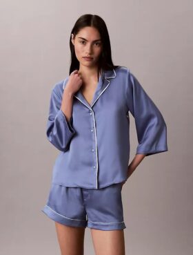 Shorts med satängglans