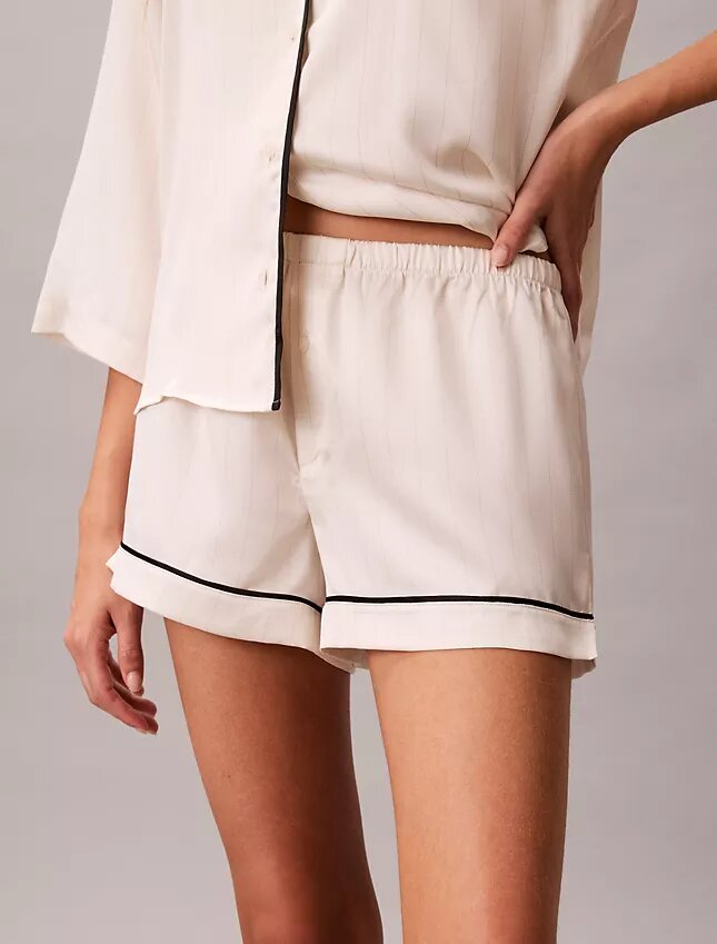 Shorts med satängglans Shorts med satängglans
