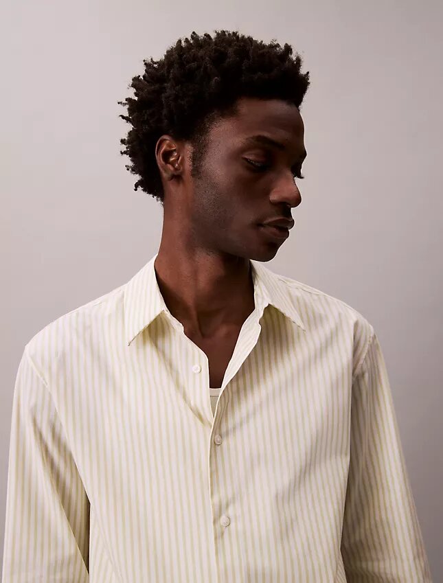Skjorta i Cotton Stretch-poplin med ränder och knappar Skjorta i Cotton Stretch-poplin med ränder och knappar