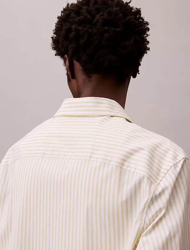 Skjorta i Cotton Stretch-poplin med ränder och knappar Skjorta i Cotton Stretch-poplin med ränder och knappar