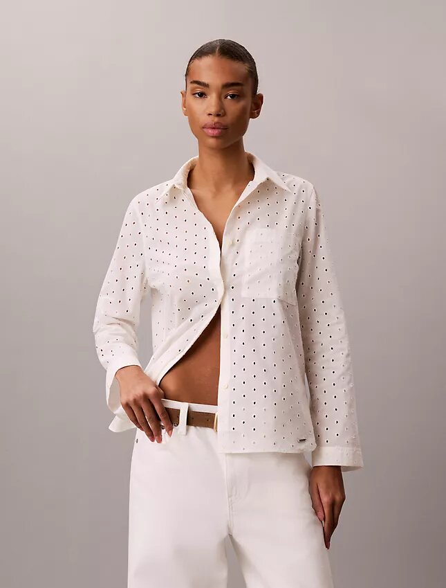 Skjorta med knappar och broderie anglaise Skjorta med knappar och broderie anglaise