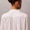 Skjorta med knappar och broderie anglaise Skjorta med knappar och broderie anglaise