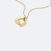 Skulpturalt halsband med rund hänge Skulpturalt halsband med rund hänge