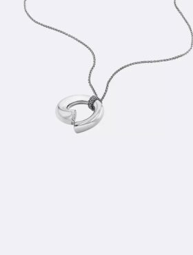 Skulpturalt halsband med rund hänge Skulpturalt halsband med rund hänge