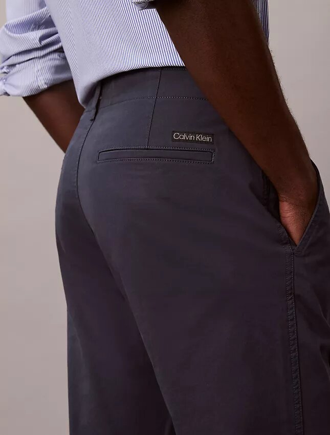 Slim fit-byxor i bomull Slim fit-byxor i bomull