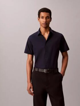 Slim fit-skjorta i Cotton Stretch med knappar