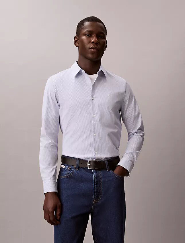 Slim fit-skjorta i Cotton Stretch med ränder och knappar Slim fit-skjorta i Cotton Stretch med ränder och knappar