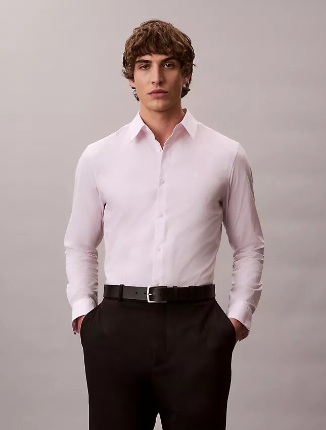 Slim fit-skjorta i Cotton Stretch med ränder och knappar Slim fit-skjorta i Cotton Stretch med ränder och knappar