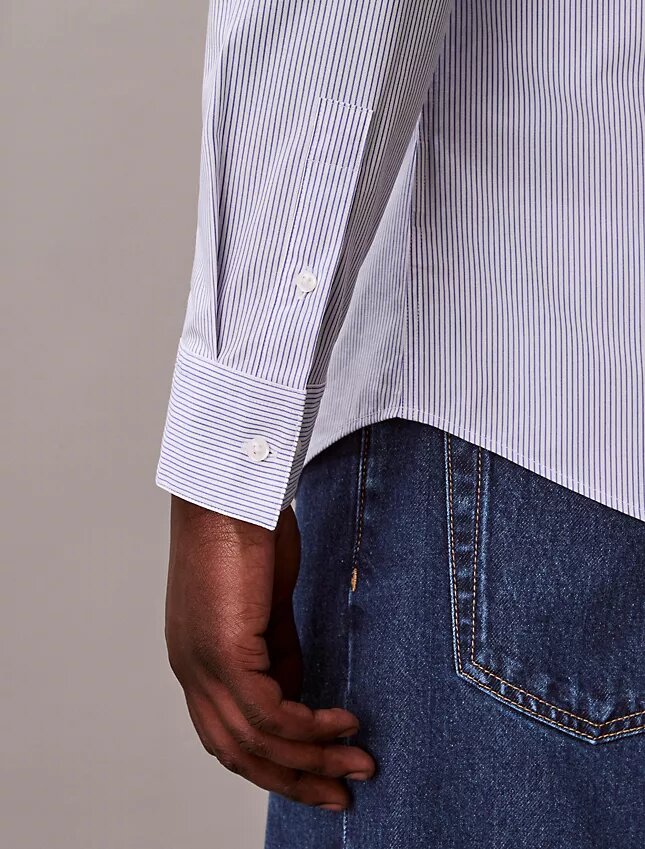 Slim fit-skjorta i Cotton Stretch med ränder och knappar Slim fit-skjorta i Cotton Stretch med ränder och knappar