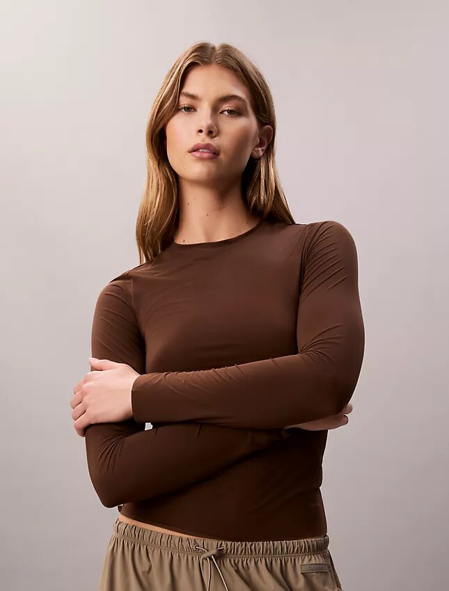 Slim fit-T-shirt i stretchnylon Slim fit-T-shirt i stretchnylon