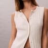 Slät bomullsribbad tank top med knappar Slät bomullsribbad tank top med knappar