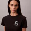 Smal T-shirt med blommig logotyp Smal T-shirt med blommig logotyp