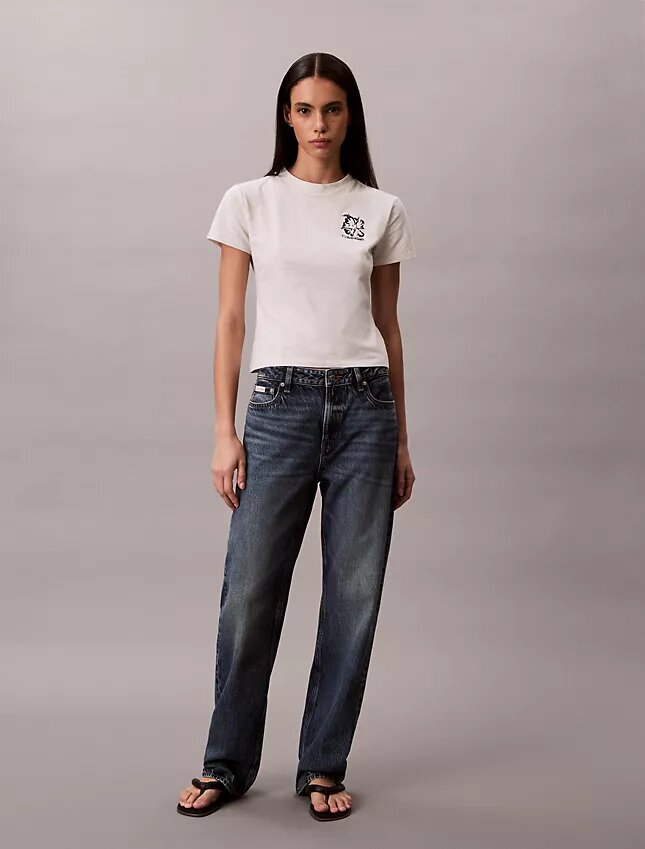 Smal T-shirt med blommig logotyp Smal T-shirt med blommig logotyp