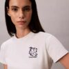 Smal T-shirt med blommig logotyp Smal T-shirt med blommig logotyp