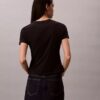 Smal T-shirt med blommig logotyp Smal T-shirt med blommig logotyp