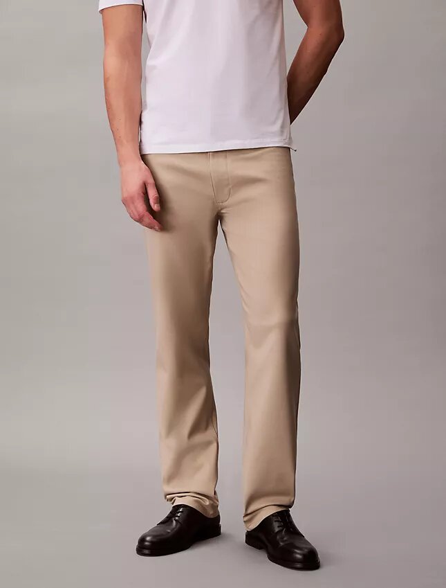 Standard raka stretchbyxor med 5 fickor Standard raka stretchbyxor med 5 fickor