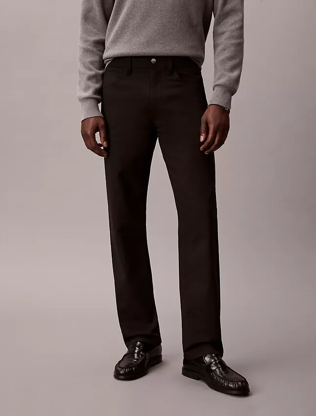 Standard raka stretchbyxor med 5 fickor Standard raka stretchbyxor med 5 fickor