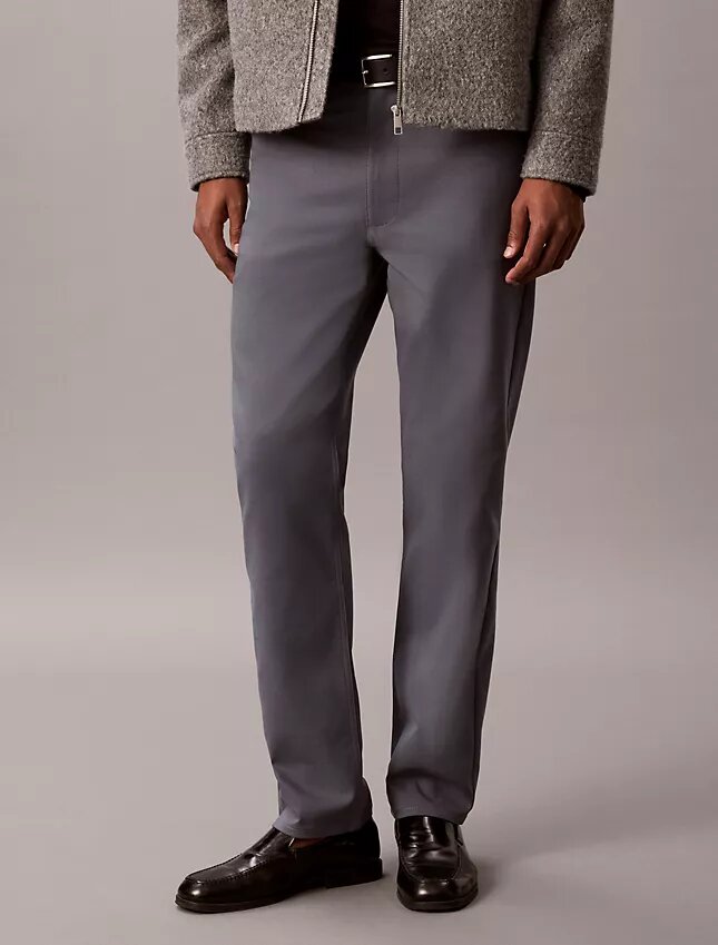 Standard raka stretchbyxor med 5 fickor Standard raka stretchbyxor med 5 fickor