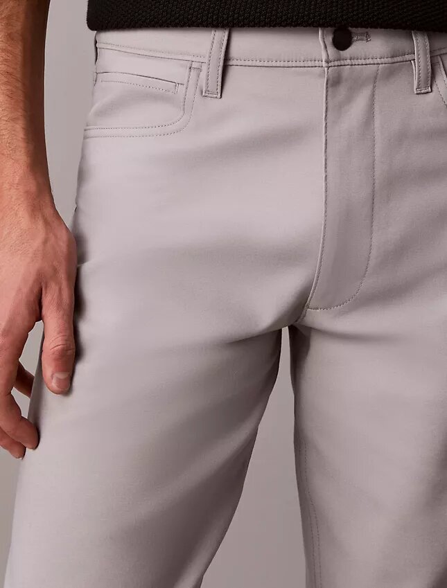 Standard raka stretchbyxor med 5 fickor Standard raka stretchbyxor med 5 fickor