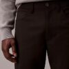 Standard raka stretchbyxor med 5 fickor Standard raka stretchbyxor med 5 fickor