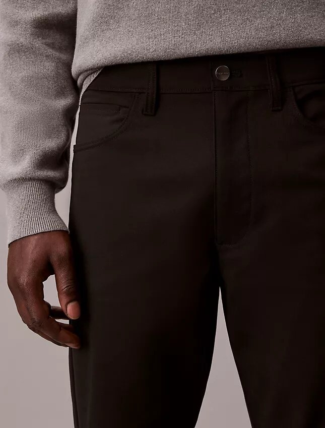 Standard raka stretchbyxor med 5 fickor Standard raka stretchbyxor med 5 fickor