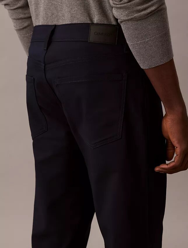 Standard raka stretchbyxor med 5 fickor Standard raka stretchbyxor med 5 fickor