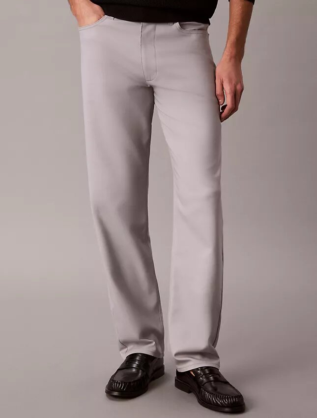 Standard raka stretchbyxor med 5 fickor Standard raka stretchbyxor med 5 fickor