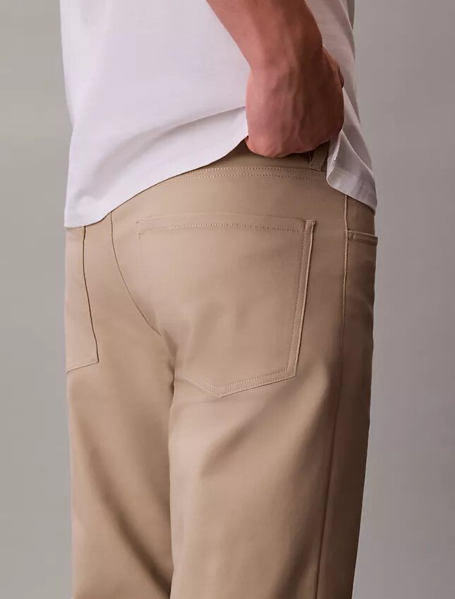 Standard raka stretchbyxor med 5 fickor Standard raka stretchbyxor med 5 fickor