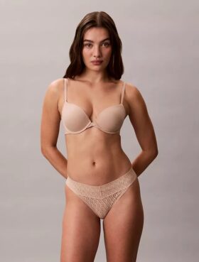 Stringthong med ikonisk logotyp