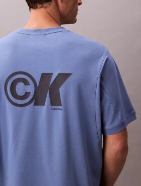 Sval T-shirt i piqué med logotyp
