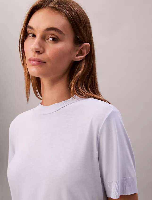 T-shirt i finstickat med hög hals T-shirt i finstickat med hög hals