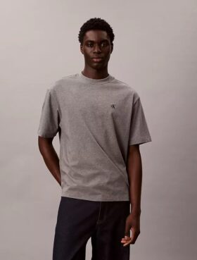 T-shirt med avslappnad passform och arkivlogotyp