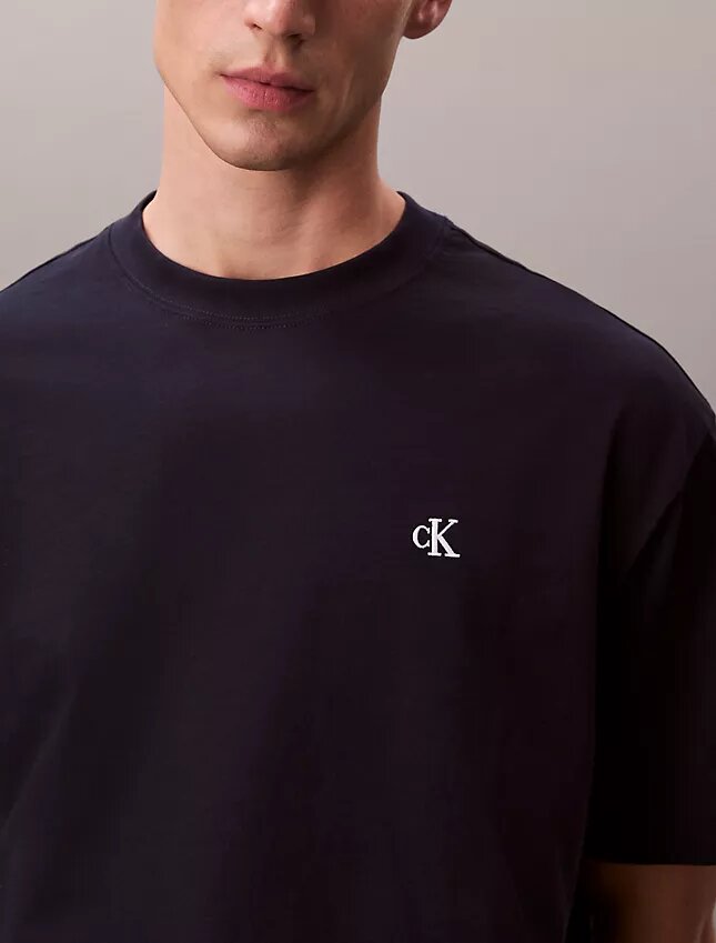T-shirt med avslappnad passform och arkivlogotyp T-shirt med avslappnad passform och arkivlogotyp