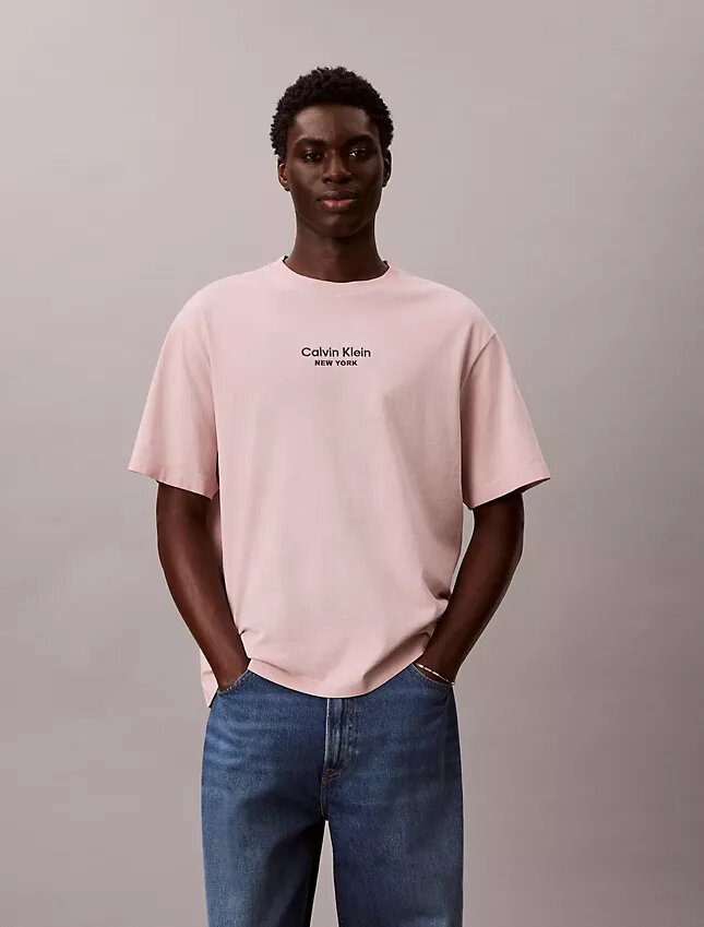 T-shirt med blekt tryck och klassisk rund hals T-shirt med blekt tryck och klassisk rund hals