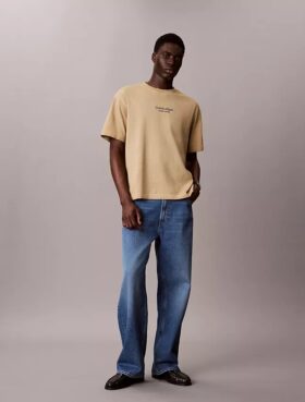 T-shirt med blekt tryck och klassisk rund hals
