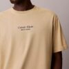 T-shirt med blekt tryck och klassisk rund hals T-shirt med blekt tryck och klassisk rund hals