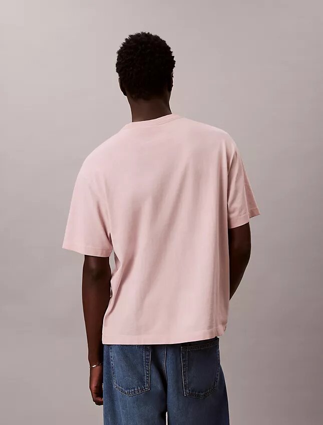 T-shirt med blekt tryck och klassisk rund hals T-shirt med blekt tryck och klassisk rund hals
