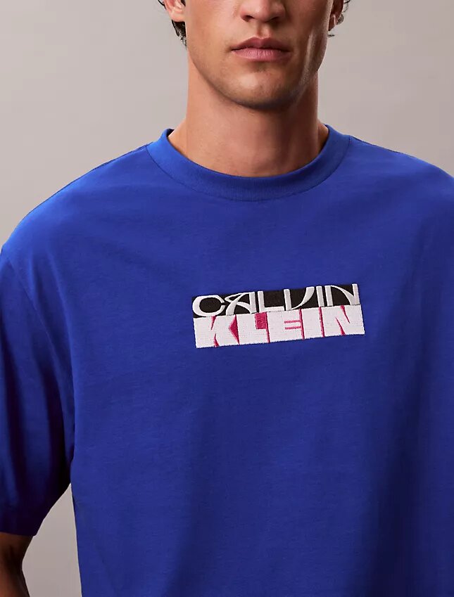 T-shirt med blocklogotyp T-shirt med blocklogotyp