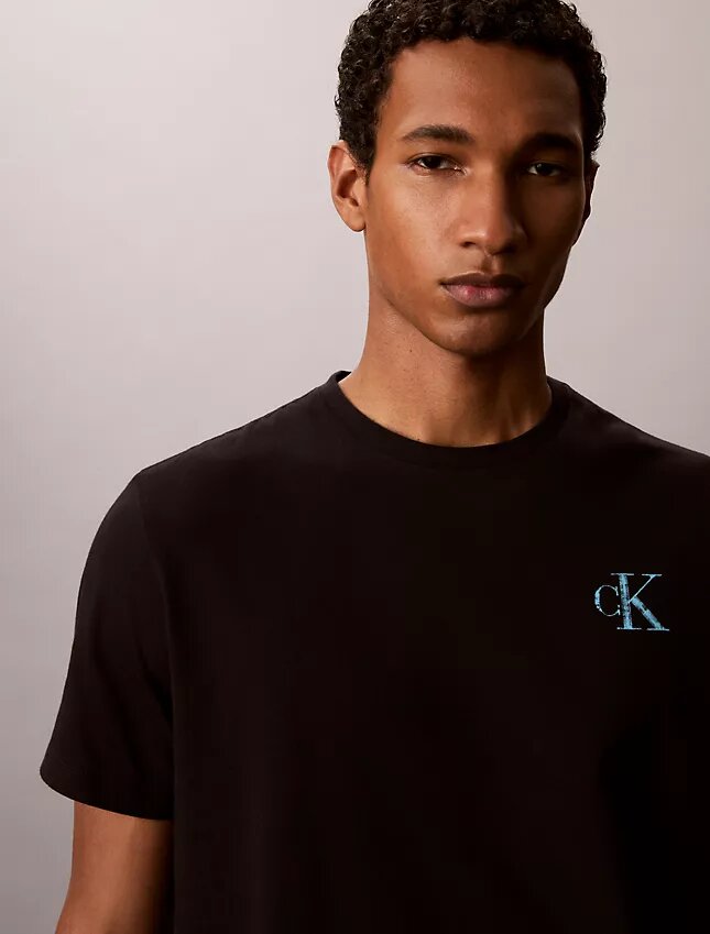 T-shirt med Brushstroke Monologo-grafik T-shirt med Brushstroke Monologo-grafik