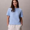 T-shirt med Calvin Klein-logotyp i kursiv stil T-shirt med Calvin Klein-logotyp i kursiv stil