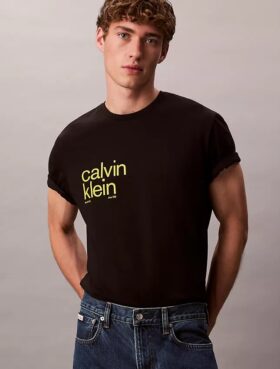 T-shirt med cirkelmotiv och avslappnad passform T-shirt med cirkelmotiv och avslappnad passform