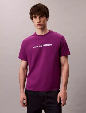 T-shirt med djärv logotyp och avslappnad passform T-shirt med djärv logotyp och avslappnad passform