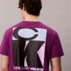 T-shirt med djärv logotyp och avslappnad passform