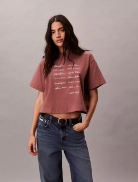 T-shirt med grafiskt tryck och logotyp