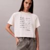 T-shirt med grafiskt tryck och logotyp T-shirt med grafiskt tryck och logotyp